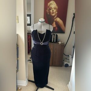 Vintage blue velvet evening dress​